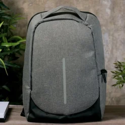 Antykradzieżowy plecak z miejscem na laptopa 15,6` / Czarny IP31073011