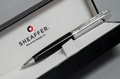 Długopis Sheaffer kolekcja 300, czarny/chrom, wykończenia chromowane, etui prezentowe / Czarny EXP9314BP-CZ