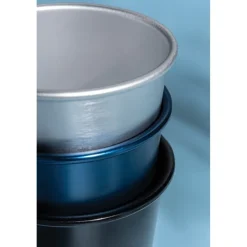 Lekki kubek podróżny 450 ml Alo, aluminium z recyklingu / Niebieski P437.200