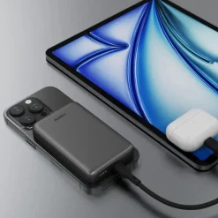 Magnetyczny, bezprzewodowy power bank 10000 mAh Aukey / Czarny VAM12-03