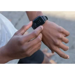 Monitor aktywności Fit Watch, TPE z recyklingu / Czarny P330.891