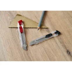 Nóż do tapet / Czarny V5634-03