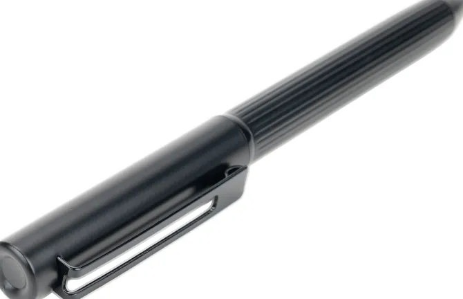 Notatnik A5 z długopisem metalowym CrisMa VALENTINO / Czarny 2438603