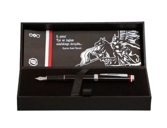 Pióro wieczne EXO Husaria Polska, czarny korpus, motyw flagi, wykończenia chromowane, etui Husaria / Czarny EXP1020.HPCTFP-CZ
